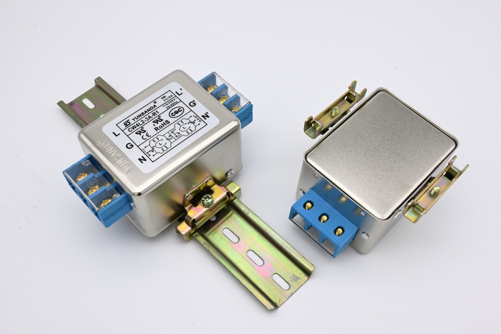 Single phase terminal block series filter